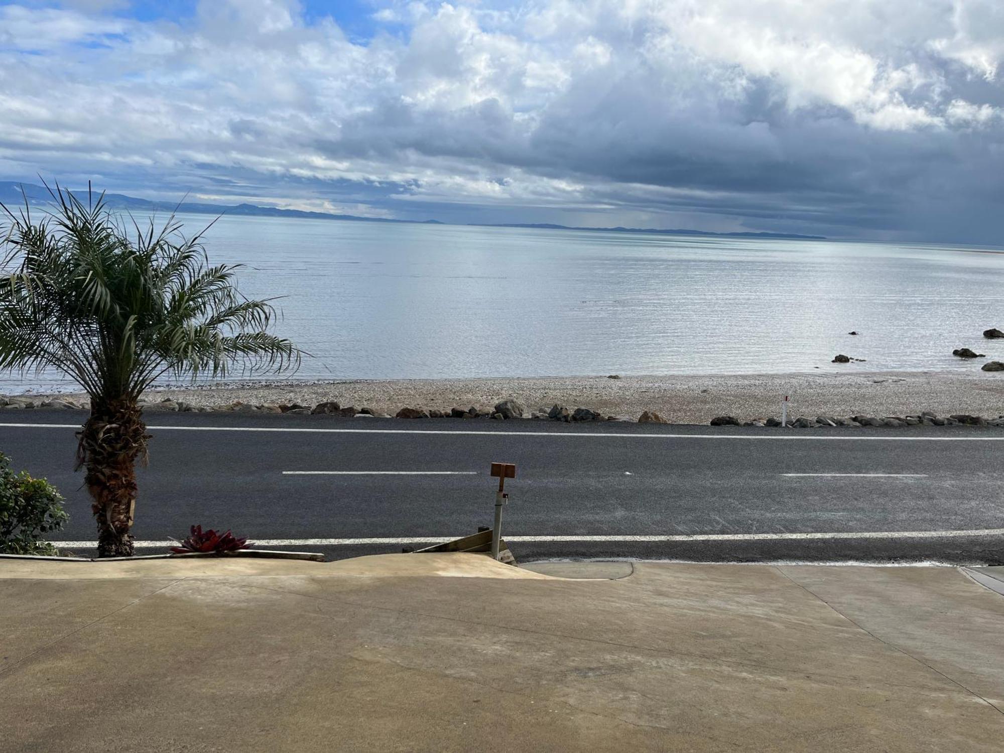 לינה וארוחת בוקר Tapu Te Mata Bay Seaviews מראה חיצוני תמונה