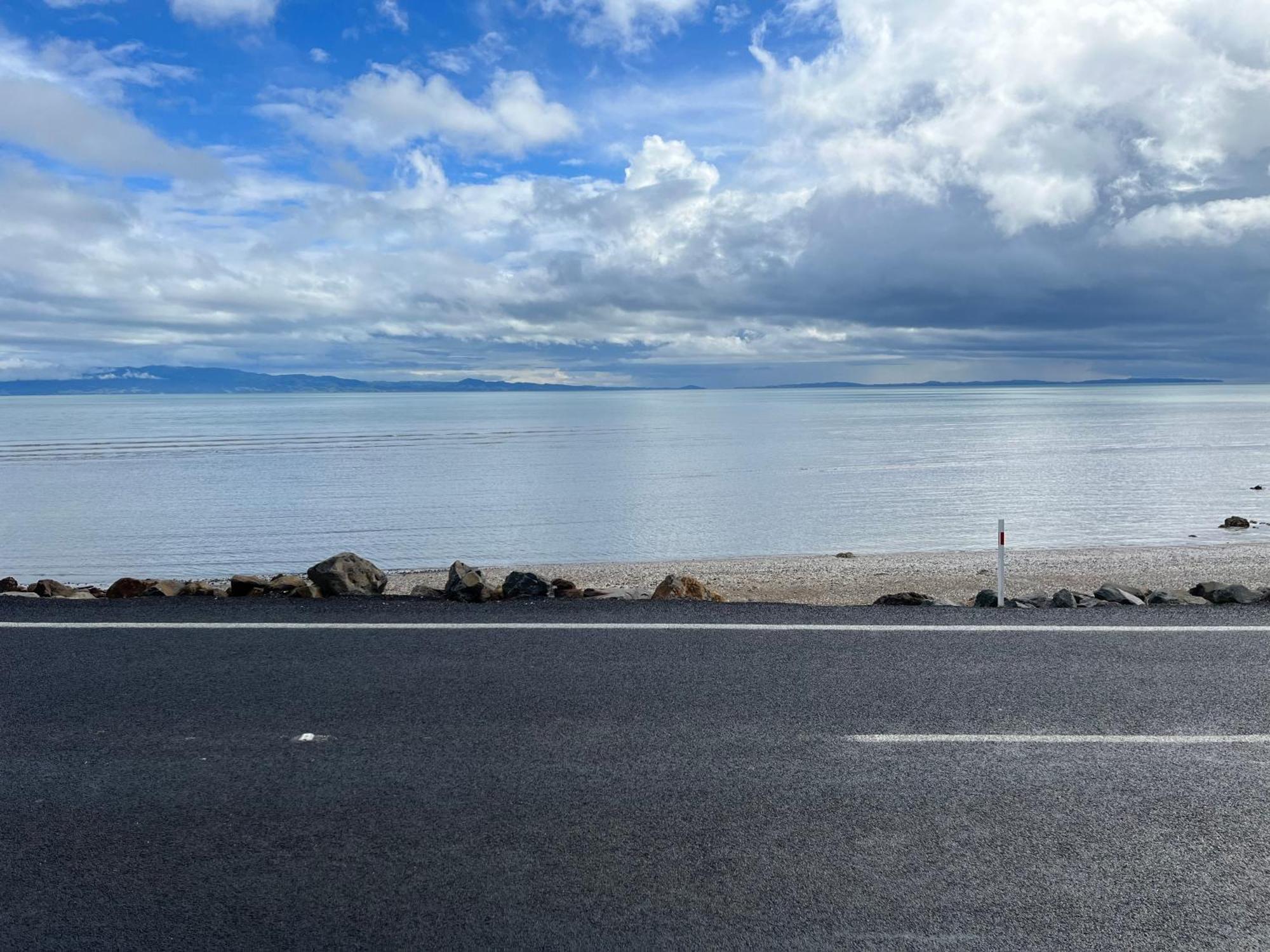 לינה וארוחת בוקר Tapu Te Mata Bay Seaviews מראה חיצוני תמונה